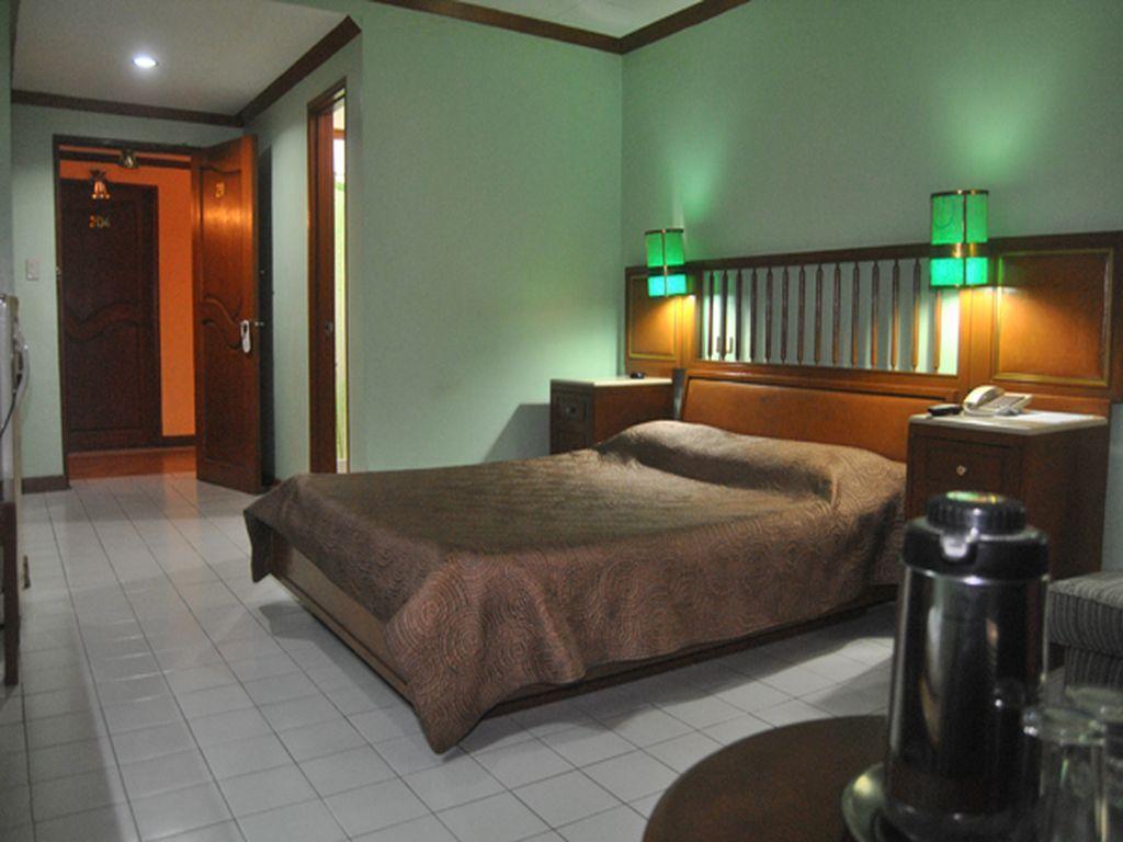 Hotel Soriente Manila Exteriör bild